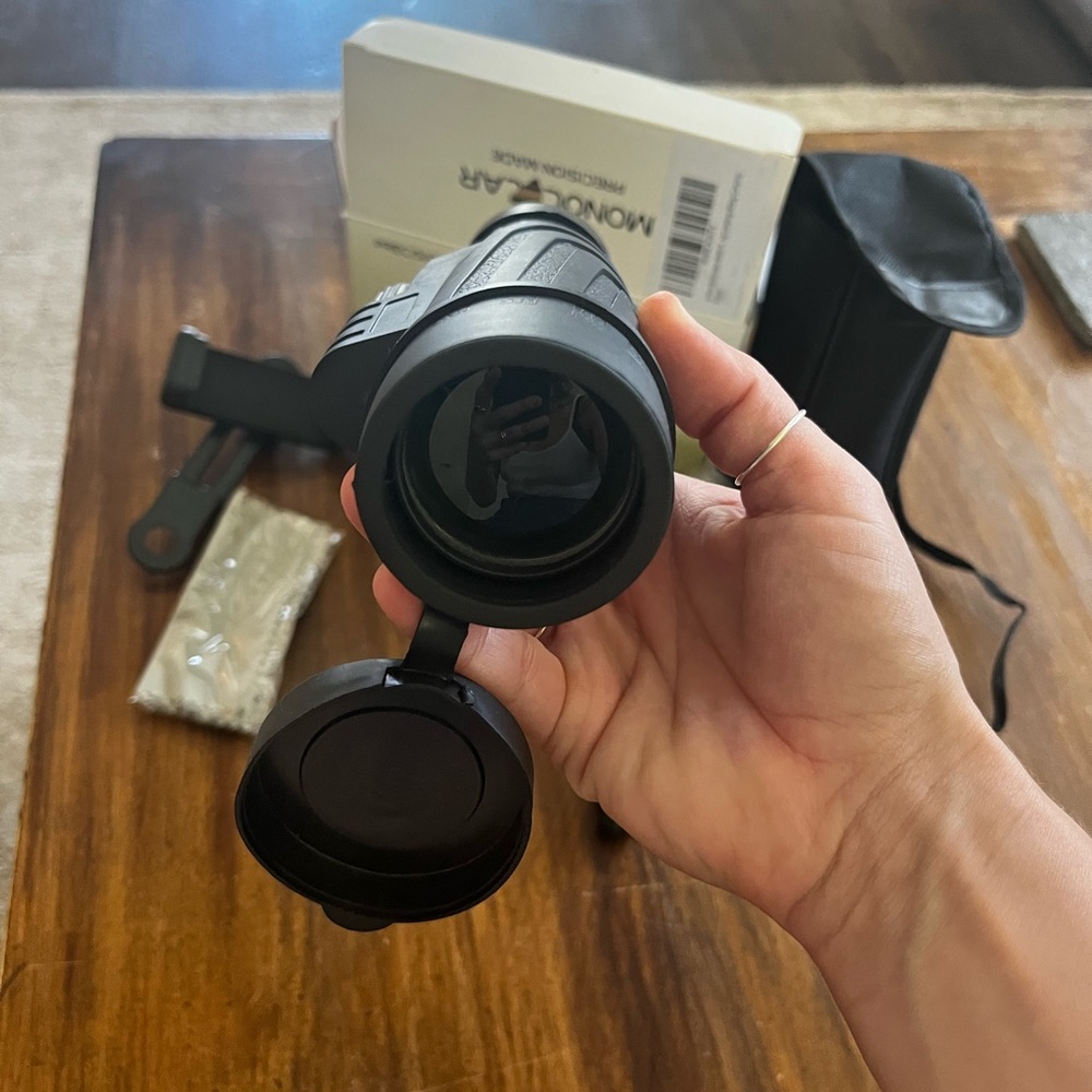 NIB. Monocular. Rigid and flexible tripod attachments. - Picture 2 of 4